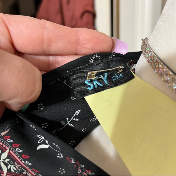 Sky Plus Full Wrap Paisley Print Midi Dress 2X - Picture 2 of 3